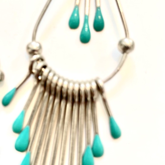 Blue drop silver toned earrings. - Picture 3 of 4